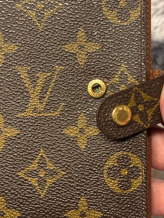 Louis Vuitton Classic Monogram PM Agenda Cover - Picture 9 of 12